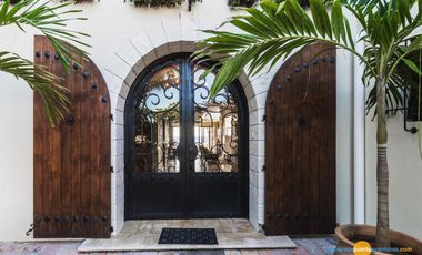 Espectacular Villa en Venta Frente al Mar en Puerto Aventuras - Riviera Maya