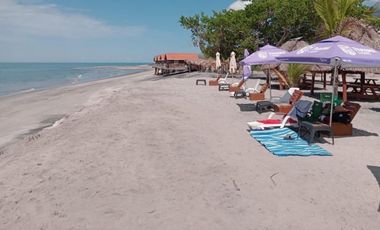 Venta de 5,000 m² de Terreno de Playa con Negocio en Farallón,Cod-J185