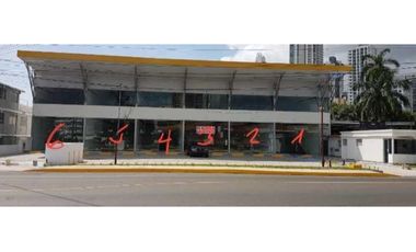 Alquiler de local comercial en Plaza Santa Fe. Parque Lefevre.Cod-J216