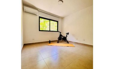 Alquiler de Apartamento Semi Amoblado en Ph Embassy Village, Cod-J038