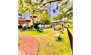 Alquiler de Apartamento Semi Amoblado en Ph Embassy Village, Cod-J038
