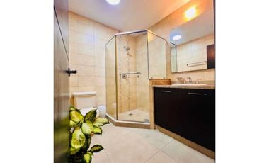 Alquiler de Apartamento con Línea Blanca en Embassy Village, Cod -J039