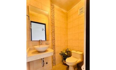 Alquiler de Apartamento con Línea Blanca en Embassy Village, Cod -J039