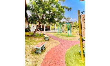 Alquiler de Apartamento con Línea Blanca en Embassy Village, Cod -J039