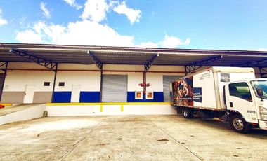 Venta de complejo de bodegas con anden en Tocumen