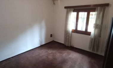 Casa PH en venta en Bernal Centro