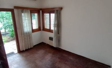 Casa PH en venta en Bernal Centro