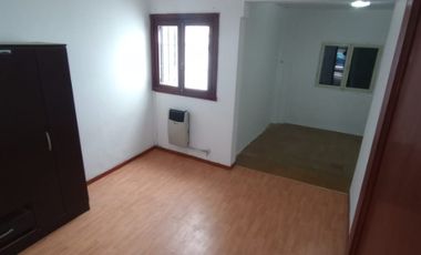 Casa PH en venta en Bernal Centro