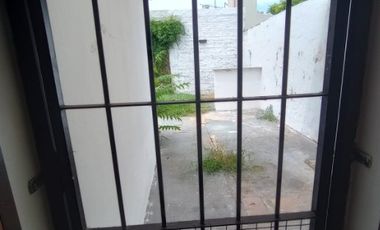 Casa PH en venta en Bernal Centro