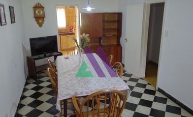 Chalet zona céntrica con garaje y gran parque.
