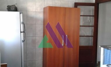 Local comercial con vivienda sobre calle principal.