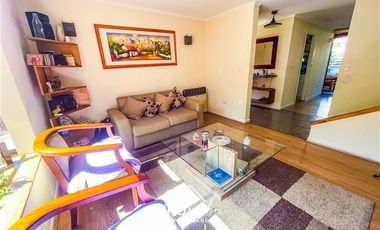 Casa en Venta en Alto El Hualle / Re Antu