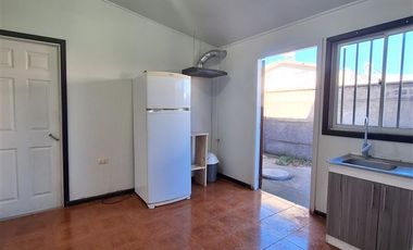 Casa en Arriendo en Calle Los Cardos, Sector Poniente Los Angeles