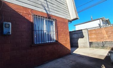 Casa en Arriendo en Calle Los Cardos, Sector Poniente Los Angeles