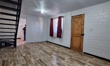 Casa en Arriendo en Calle Los Cardos, Sector Poniente Los Angeles