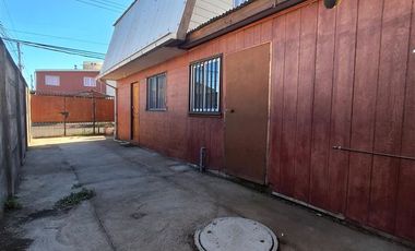 Casa en Arriendo en Calle Los Cardos, Sector Poniente Los Angeles