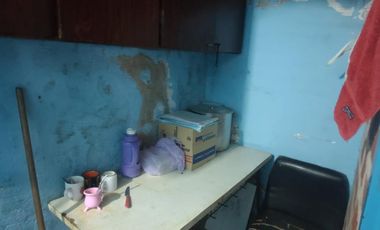 Locales  Comerciales y construcción a terminar en Planta Alta en Isidro Casanova