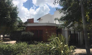 Casa en venta - 3 Dormitorios 2 Baños 2 Cocheras - 200Mts2 - Monte Grande