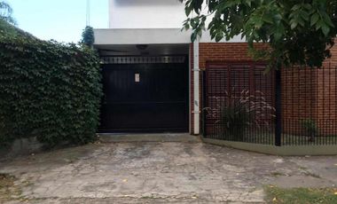 Casa en venta - 3 Dormitorios 2 Baños 2 Cocheras - 200Mts2 - Monte Grande