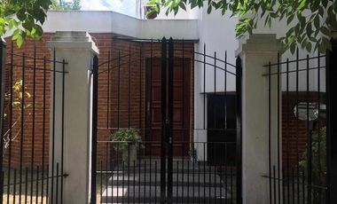 Casa en venta - 3 Dormitorios 2 Baños 2 Cocheras - 200Mts2 - Monte Grande