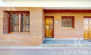 Casa en  alquiler La Plata, ideal empresas
