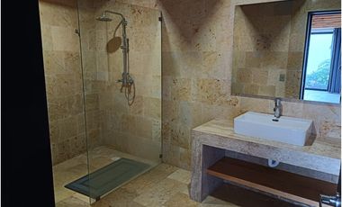 CASA MODERNA EN VENTA Y RENTA A 3 MINUTOS DE AVANDARO