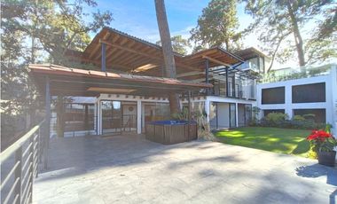 CASA MODERNA EN VENTA Y RENTA A 3 MINUTOS DE AVANDARO