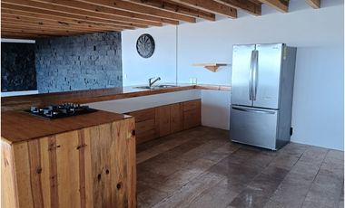CASA MODERNA EN VENTA Y RENTA A 3 MINUTOS DE AVANDARO
