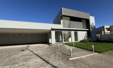 Casa en Arriendo en COD38304 Portal de la Frontera a pasos de Avenida Martín Lutero y Colegios