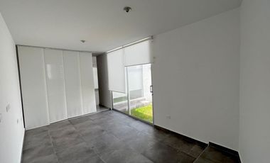VENTA DE CASA  ESQUINERA MODERNA  143M2 EN EL VALLE DE LOS CHILLOS - MIRASIERRA / SEGURIDAD 24/7 (AB)