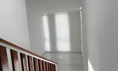 VENTA DE CASA  ESQUINERA MODERNA  143M2 EN EL VALLE DE LOS CHILLOS - MIRASIERRA / SEGURIDAD 24/7 (AB)