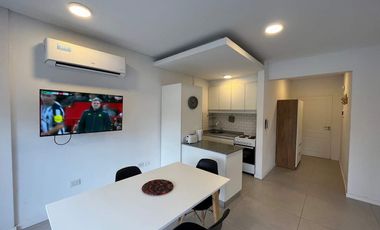 VENTA de 1 gran ambiente con balcón en la mejor zona de San Telmo, a metros de Puerto Madero