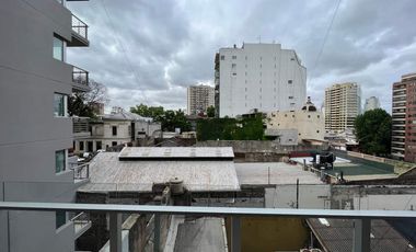 VENTA de 1 gran ambiente con balcón en la mejor zona de San Telmo, a metros de Puerto Madero