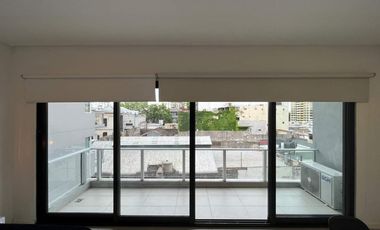 VENTA de 1 gran ambiente con balcón en la mejor zona de San Telmo, a metros de Puerto Madero