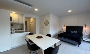 VENTA de 1 gran ambiente con balcón en la mejor zona de San Telmo, a metros de Puerto Madero