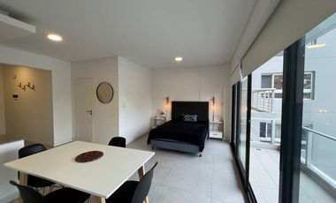 VENTA de 1 gran ambiente con balcón en la mejor zona de San Telmo, a metros de Puerto Madero