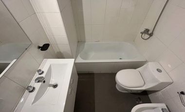 VENTA de 1 gran ambiente con balcón en la mejor zona de San Telmo, a metros de Puerto Madero