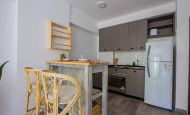 VENTA de 1 ambiente al frente con balcón y piscina