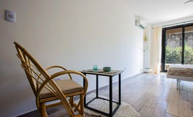 VENTA de 1 ambiente al frente con balcón y piscina
