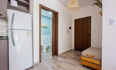 VENTA de 1 ambiente al frente con balcón y piscina