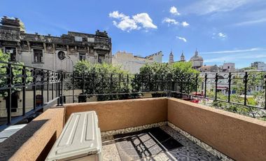 VENTA de 1 ambiente al frente con balcón y piscina