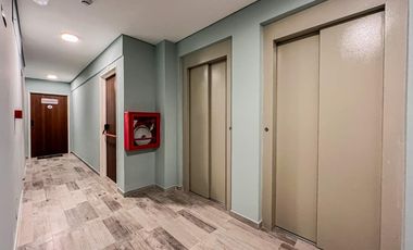 VENTA de 1 ambiente al frente con balcón y piscina