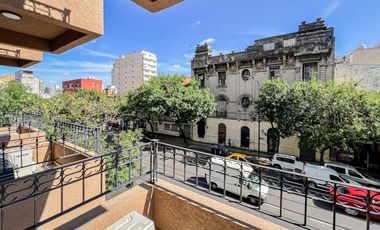 VENTA de 1 ambiente al frente con balcón y piscina