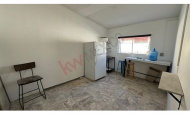 Oficina con estacionamiento. Fracc Monumental