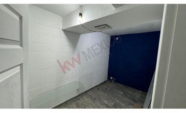 Oficina con estacionamiento. Fracc Monumental