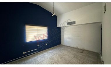 Oficina con estacionamiento. Fracc Monumental