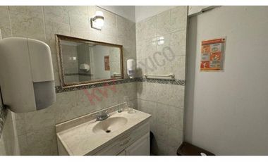 Oficina con estacionamiento. Fracc Monumental