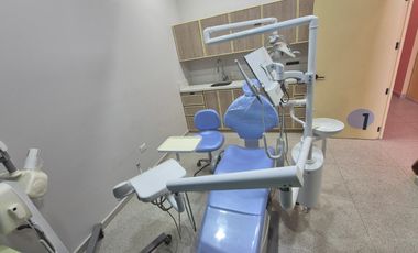 RENTA DE CONSULTORIO DENTAL EQUIPADO, LISTO PARA ESTRENAR EN PABELLÓN LAS TORRES