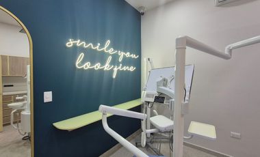 RENTA DE CONSULTORIO DENTAL EQUIPADO, LISTO PARA ESTRENAR EN PABELLÓN LAS TORRES