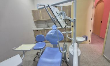 RENTA DE CONSULTORIO DENTAL EQUIPADO, LISTO PARA ESTRENAR EN PABELLÓN LAS TORRES